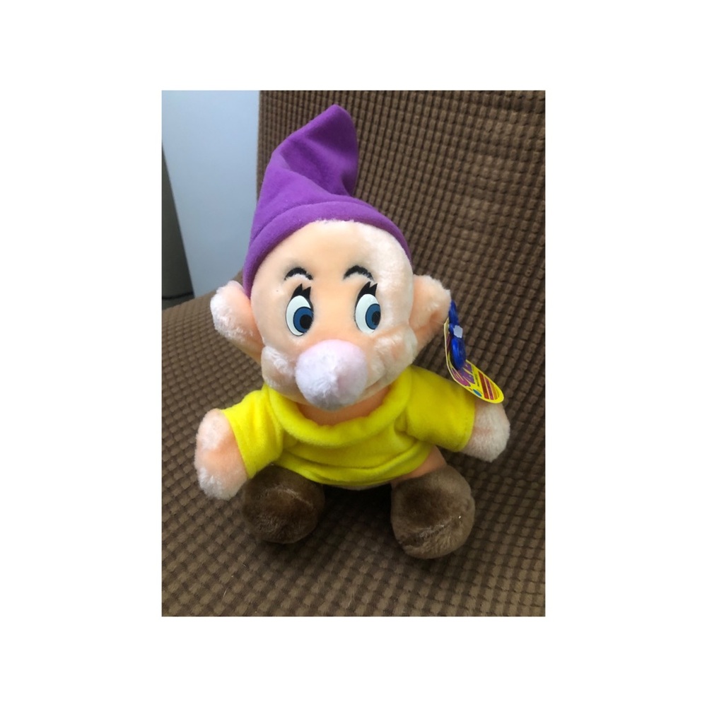 Dwarf Disney stuffed toys